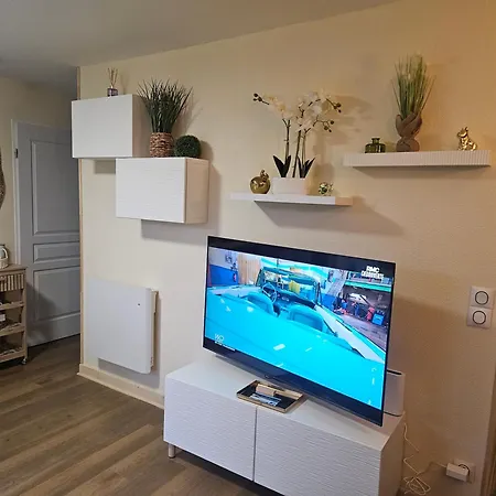 Le Tresor Du - - De Clarens - - Piscine - Parking - Wifi - Acces Privee - Golf - Casino - Terra Aventura - So Velo Apartment
